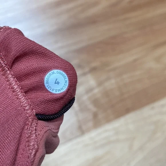 NWT Lululemon Forward Fold Bra - Picture 6 of 7